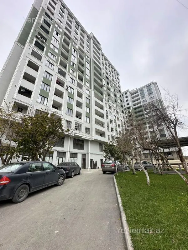 Satılır 3 otaqlı yeni tikili 130 m²