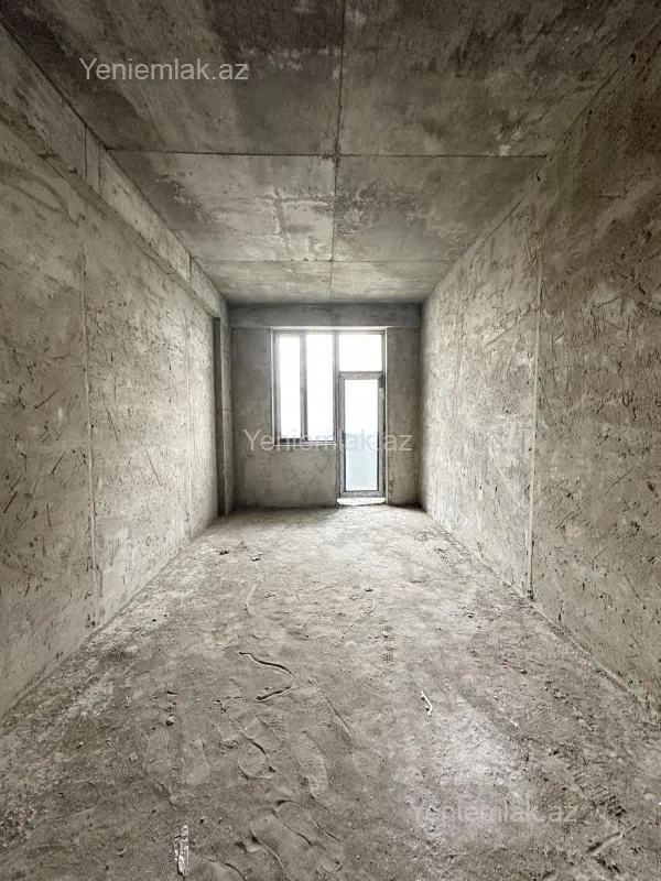 Satılır 3 otaqlı yeni tikili 130 m²