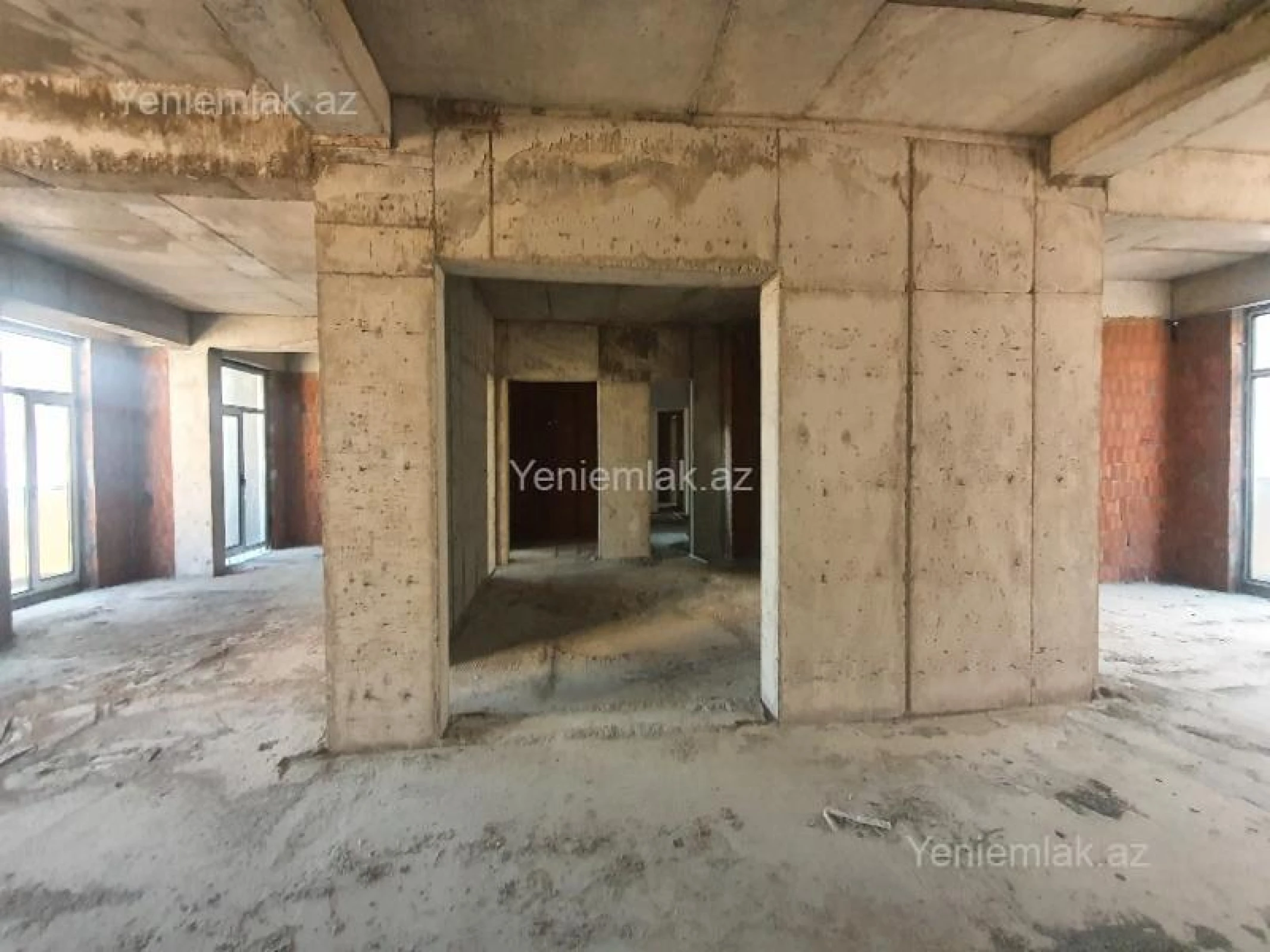 Satılır 5 otaqlı yeni tikili 270 m²