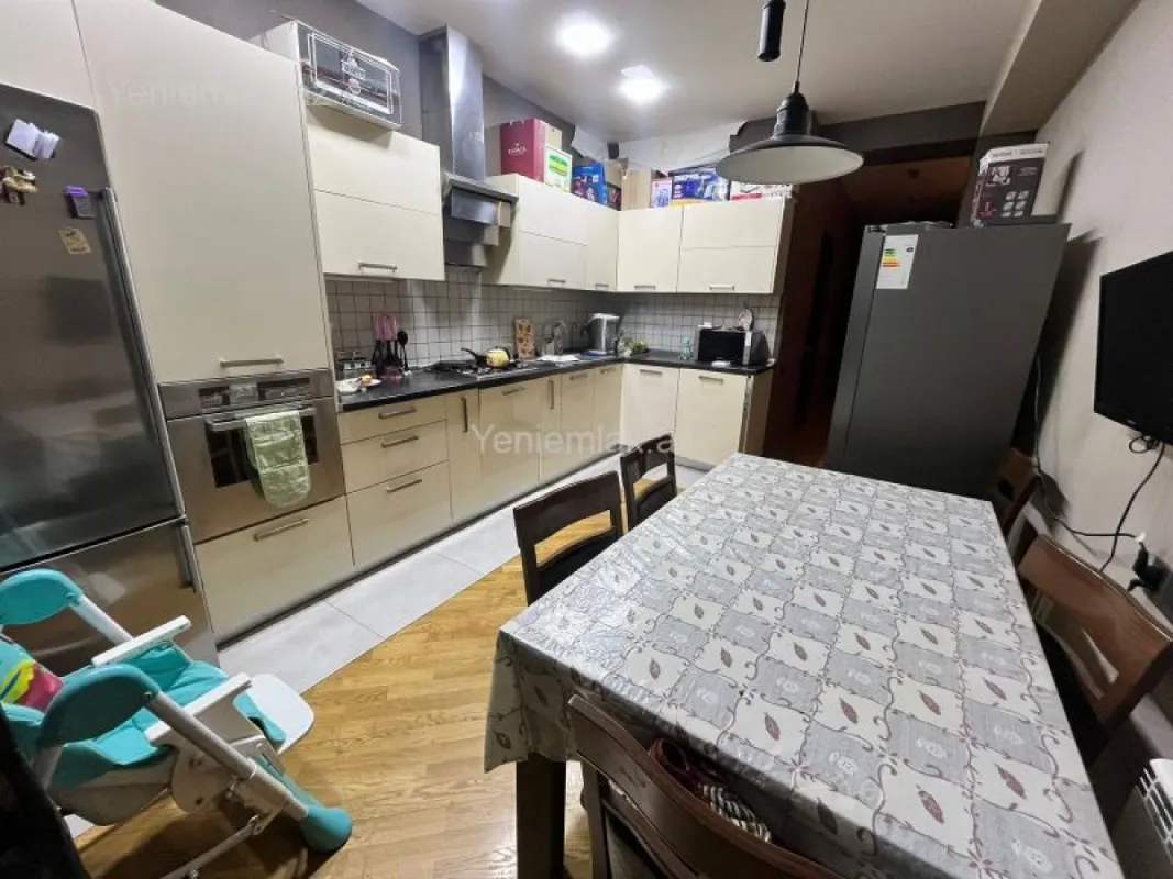 Satılır 3 otaqlı yeni tikili 136 m²