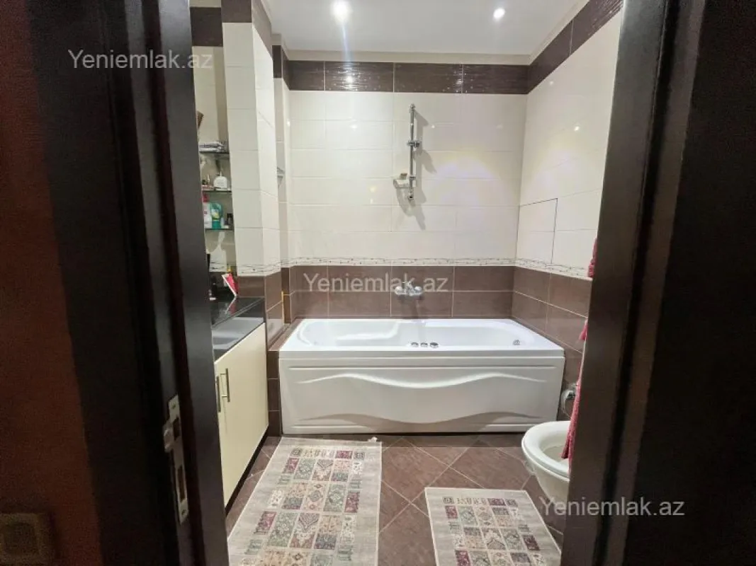 Satılır 3 otaqlı yeni tikili 136 m²