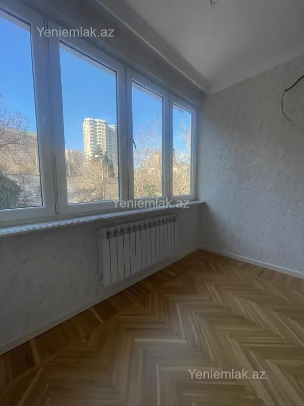 Satılır 3 otaqlı köhnə tikili 75 m²