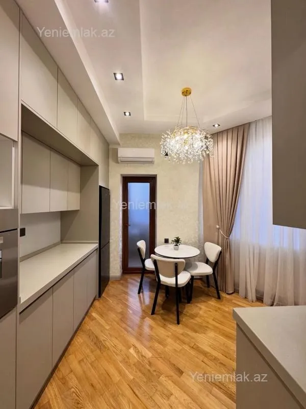 Satılır 3 otaqlı yeni tikili 112 m²