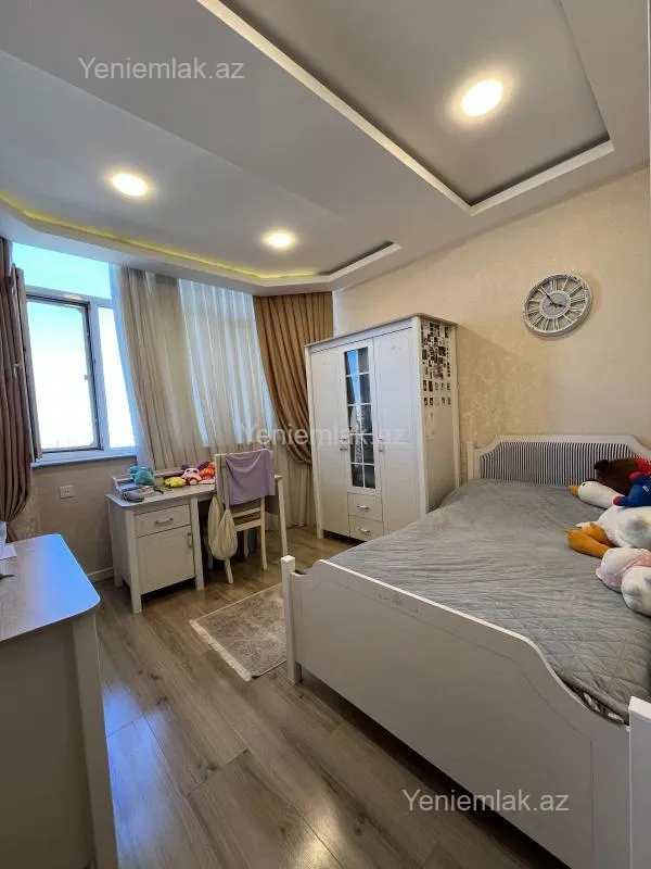 Satılır 4 otaqlı yeni tikili 95 m²