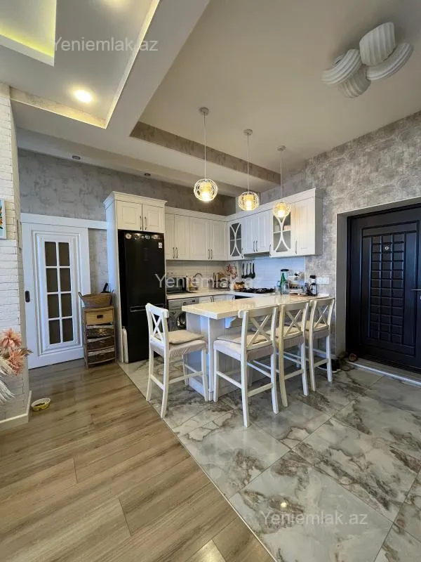 Satılır 4 otaqlı yeni tikili 95 m²