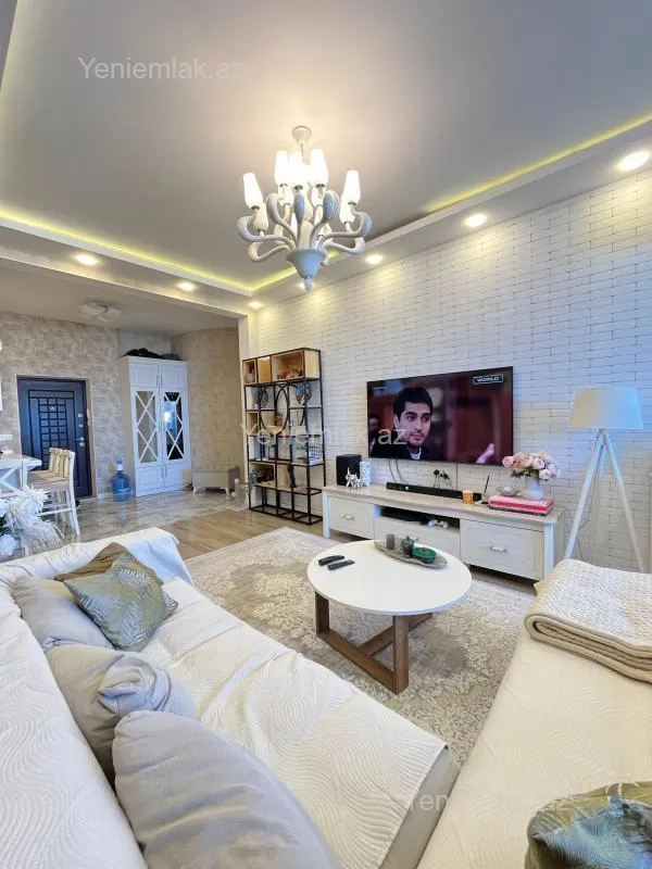 Satılır 4 otaqlı yeni tikili 95 m²