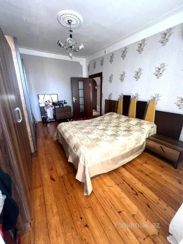 Satılır 3 otaqlı köhnə tikili 85 m²