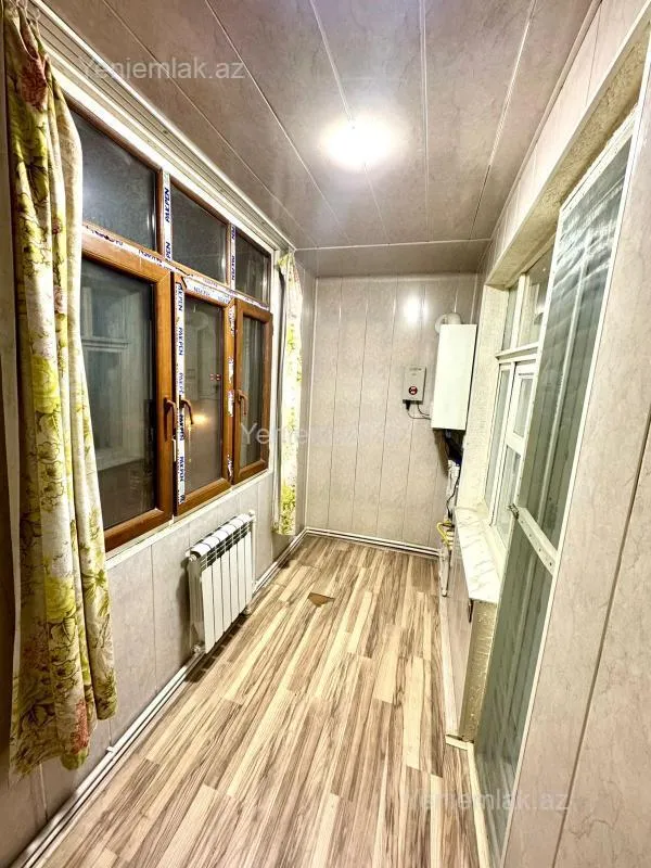 Satılır 2 otaqlı köhnə tikili 56 m²