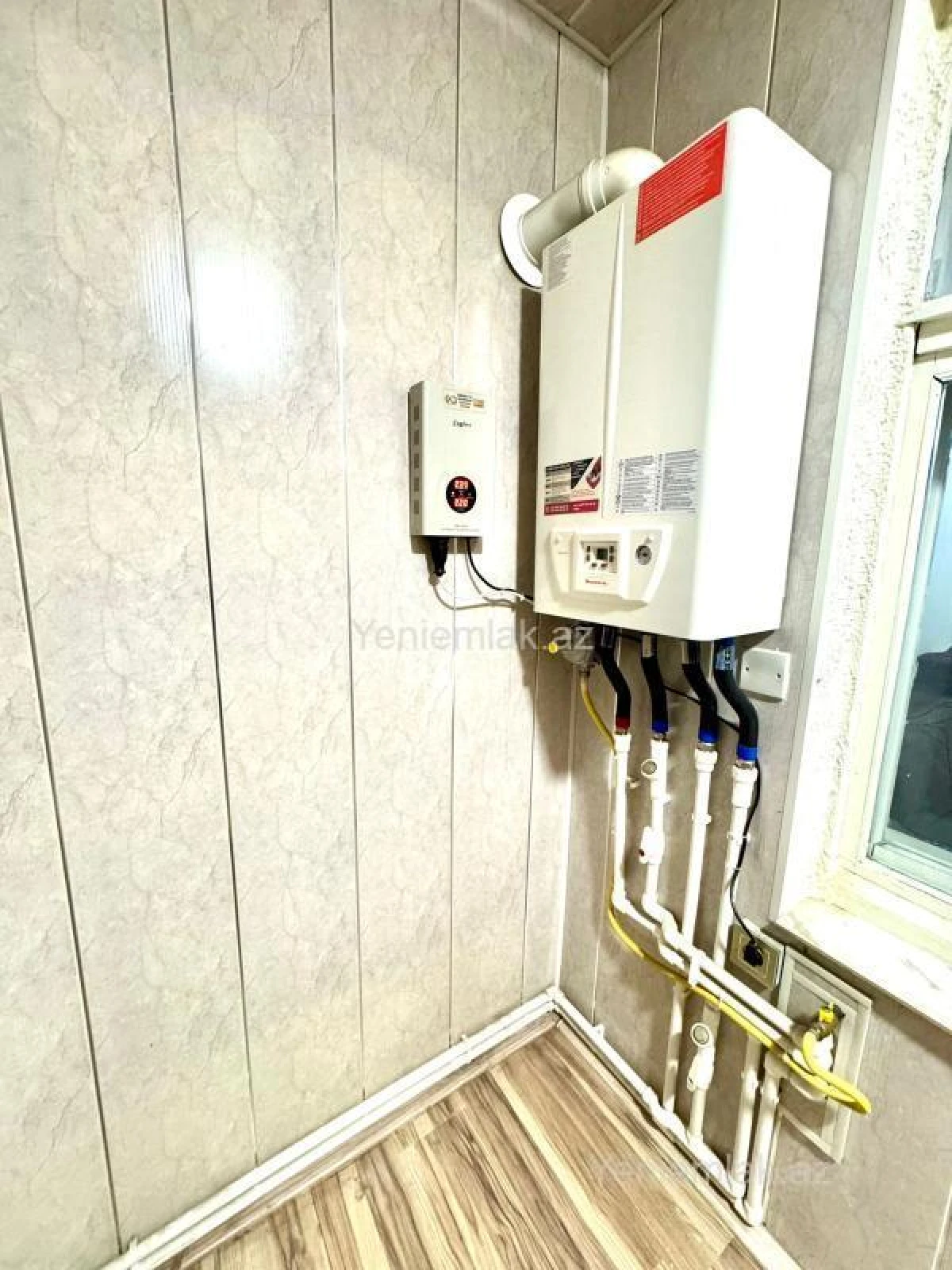 Satılır 2 otaqlı köhnə tikili 56 m²