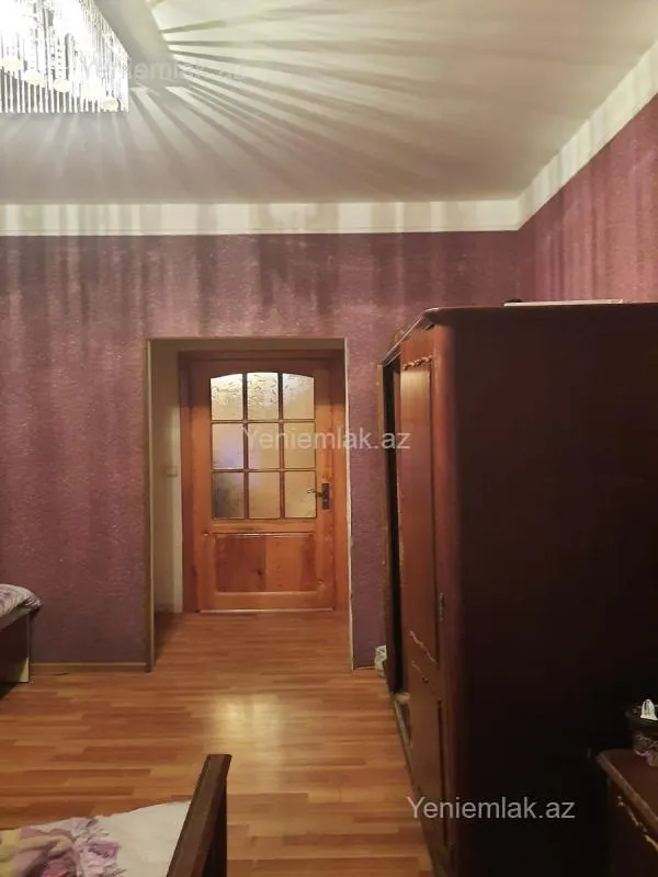 Satılır 3 otaqlı köhnə tikili 90 m²