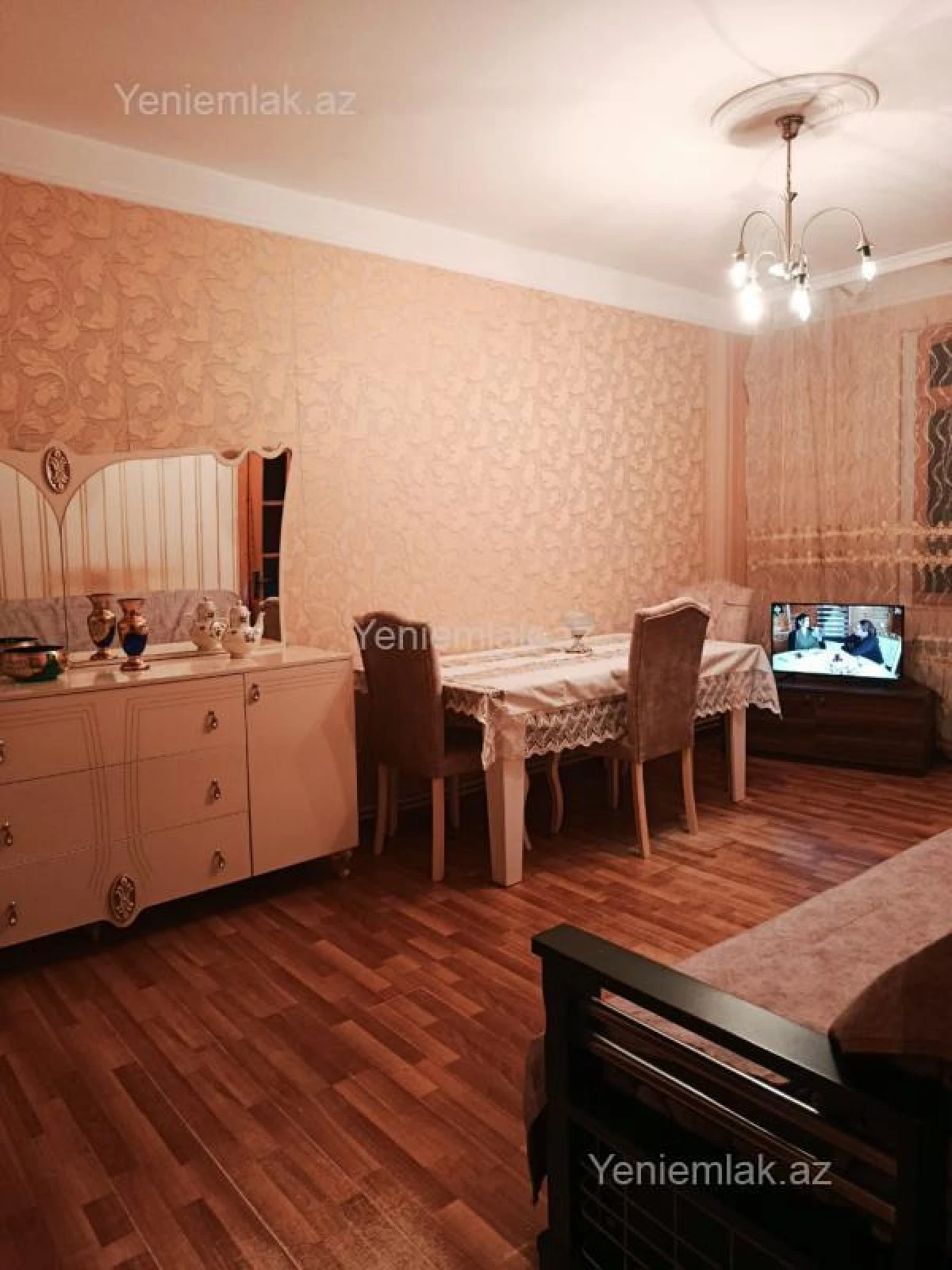 Satılır 3 otaqlı köhnə tikili 90 m²