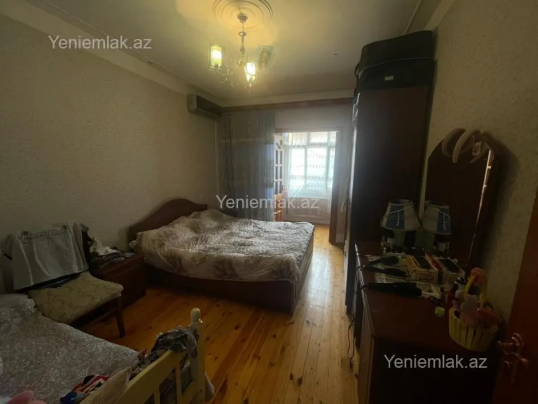 Satılır 3 otaqlı köhnə tikili 75 m²