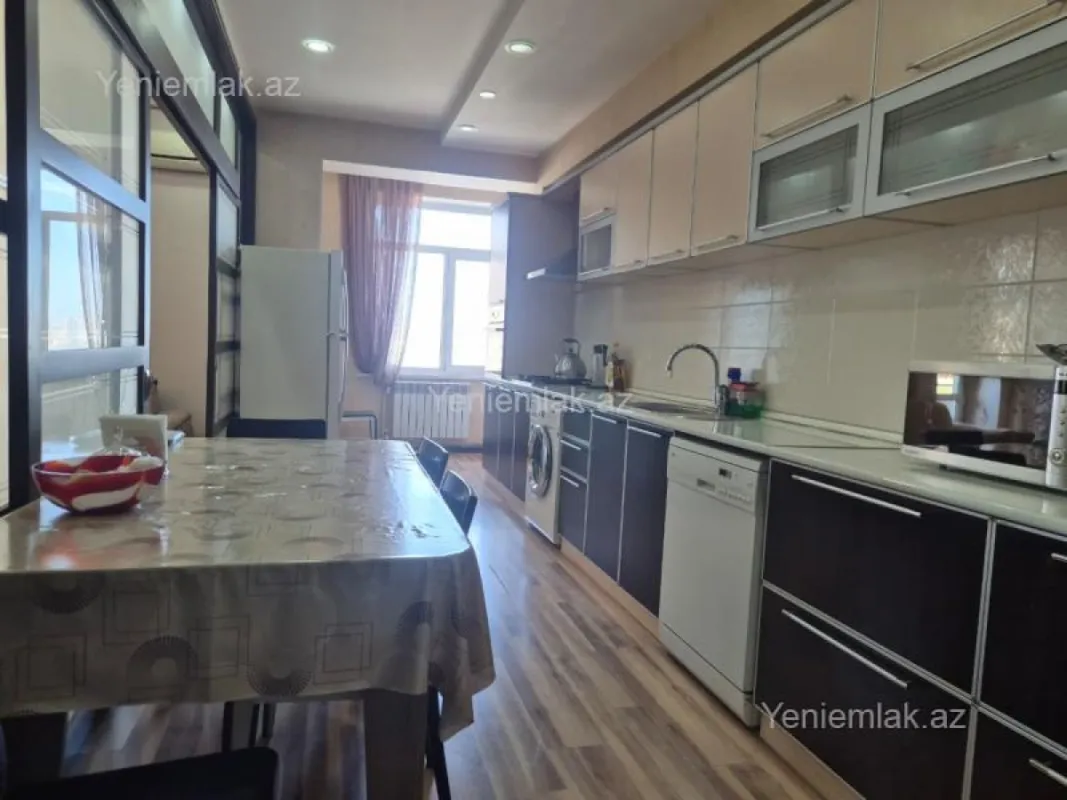 Satılır 3 otaqlı yeni tikili 114 m²
