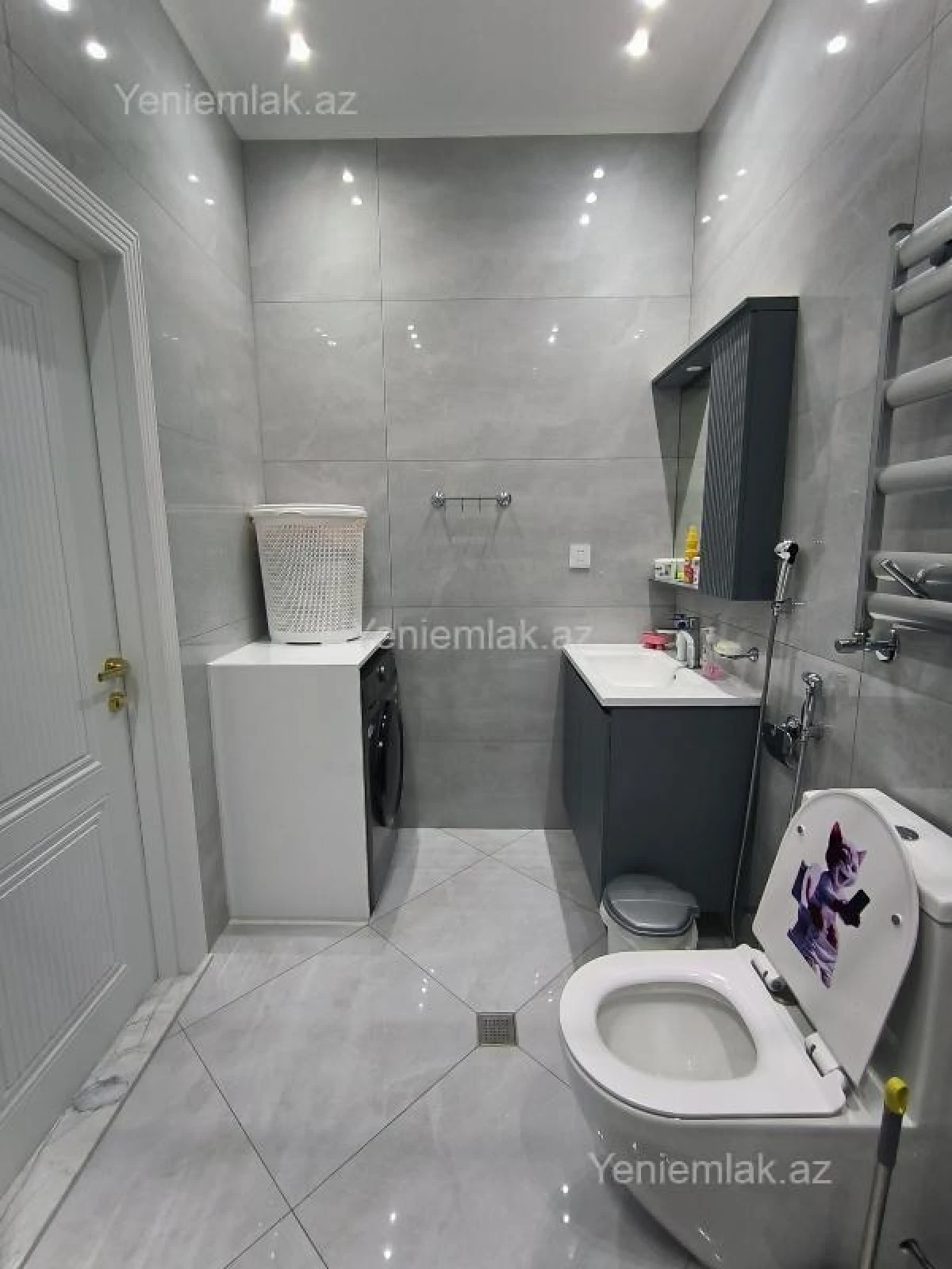 Satılır 3 otaqlı yeni tikili 75 m²