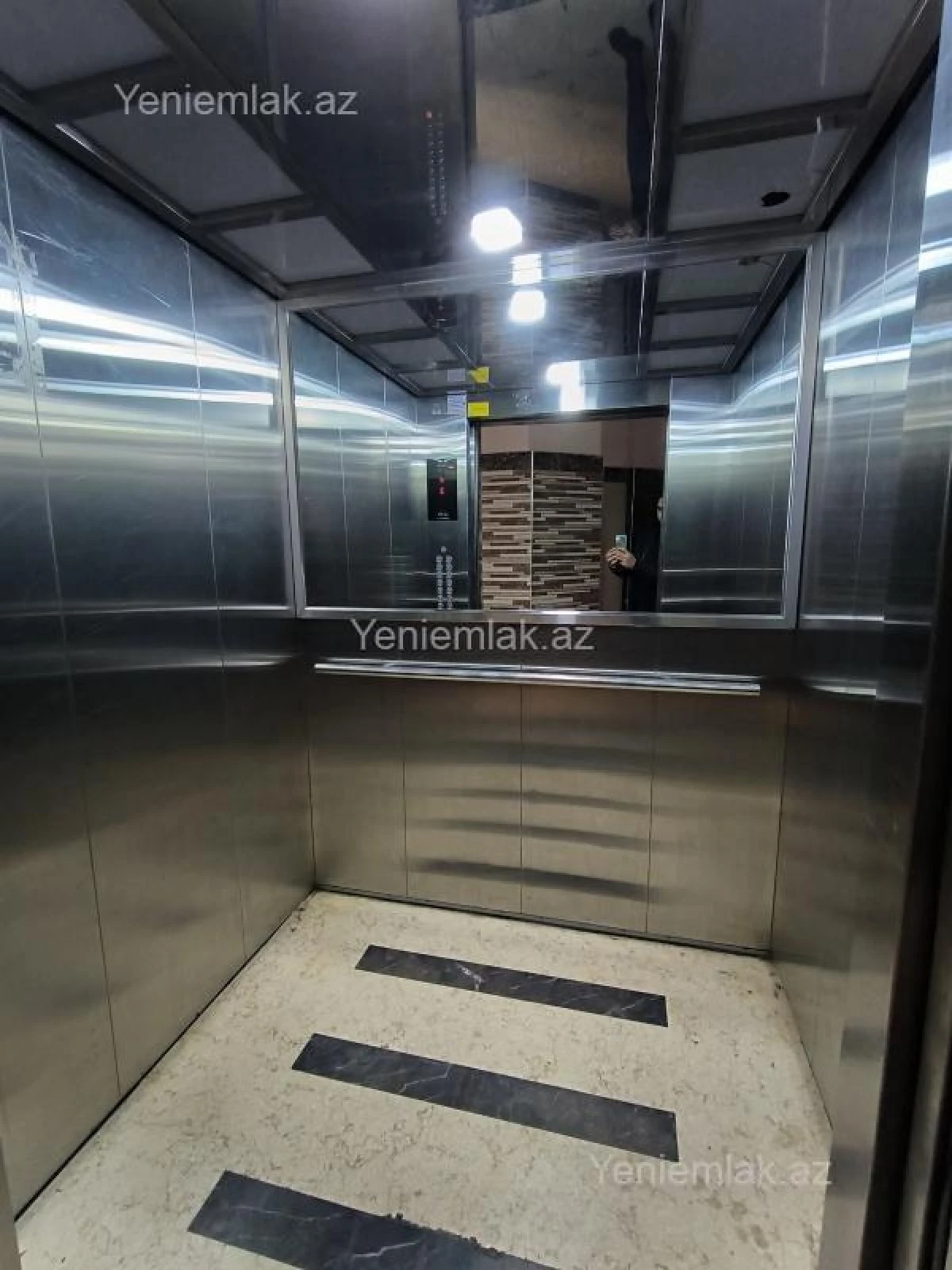 Satılır 3 otaqlı yeni tikili 75 m²