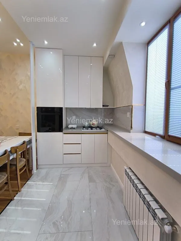 Satılır 3 otaqlı yeni tikili 75 m²