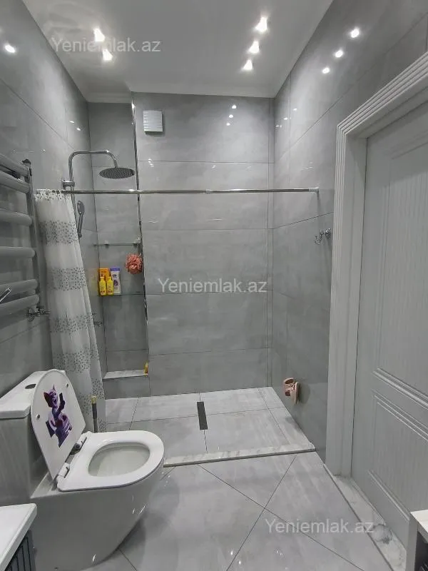 Satılır 3 otaqlı yeni tikili 75 m²