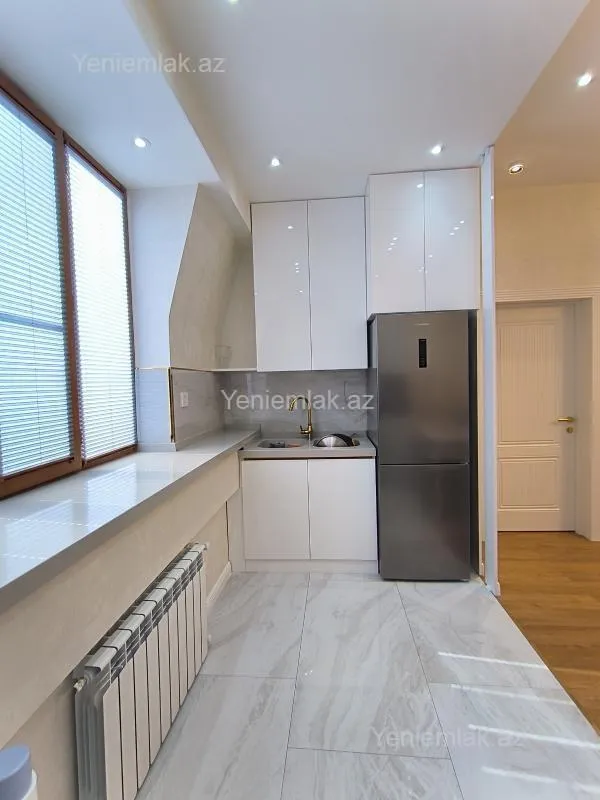 Satılır 3 otaqlı yeni tikili 75 m²