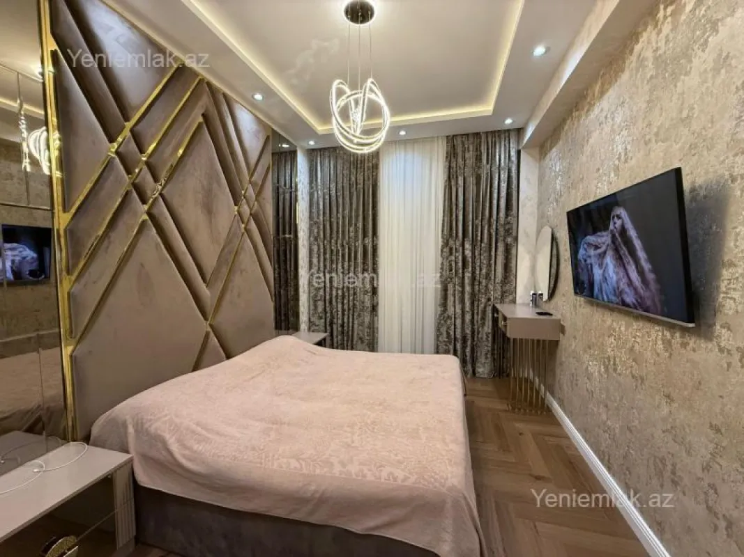 Satılır 3 otaqlı yeni tikili 160 m²
