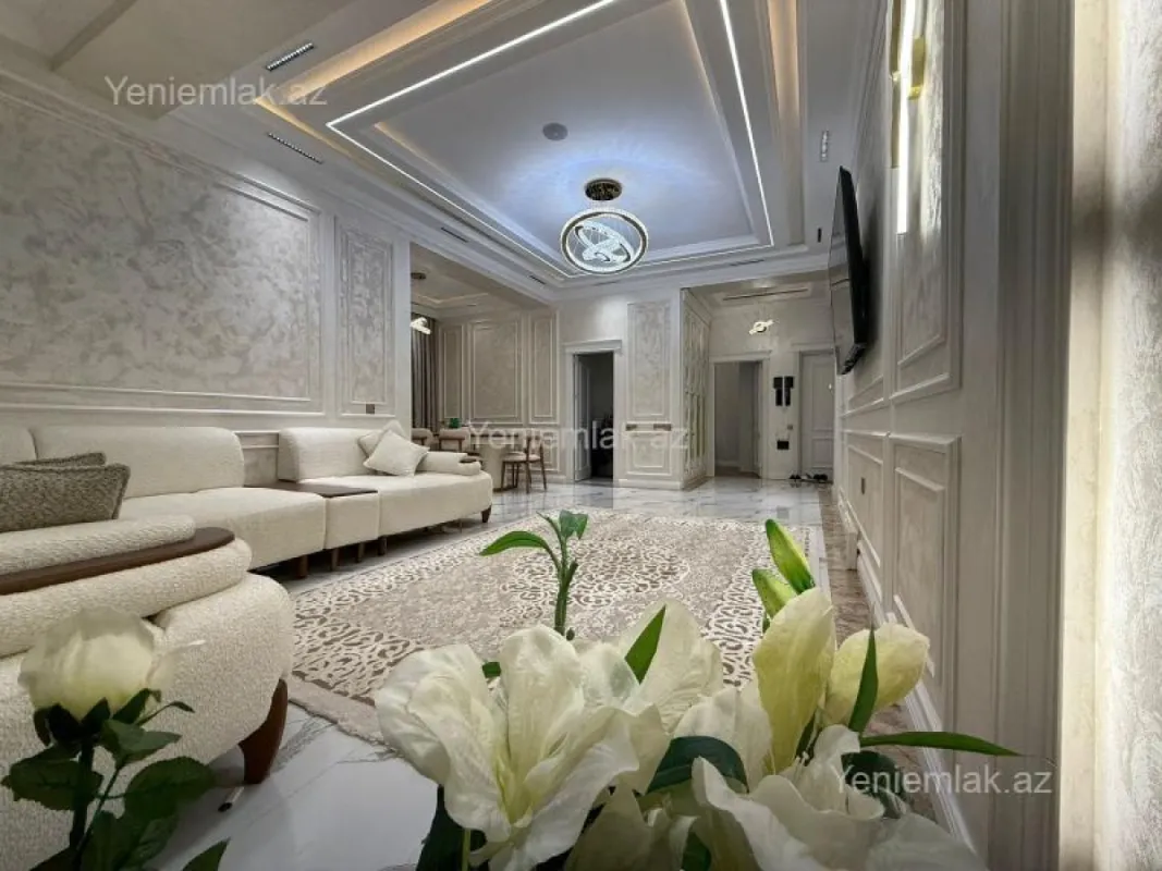 Satılır 3 otaqlı yeni tikili 160 m²