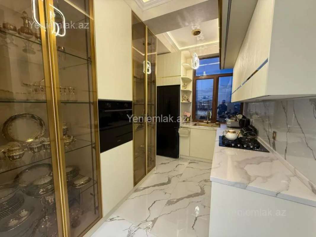 Satılır 3 otaqlı yeni tikili 160 m²