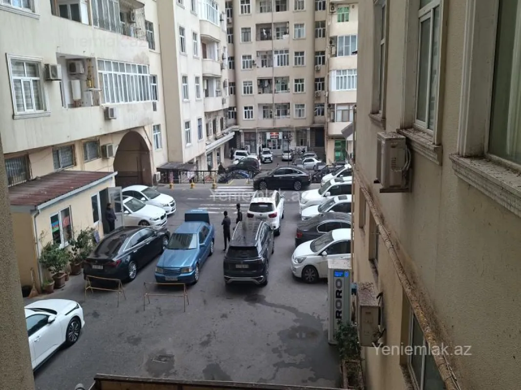 Satılır 1 otaqlı yeni tikili 70 m²