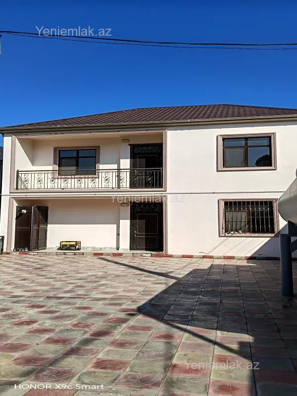 Satılır 5 otaqlı həyət evi 200 m²