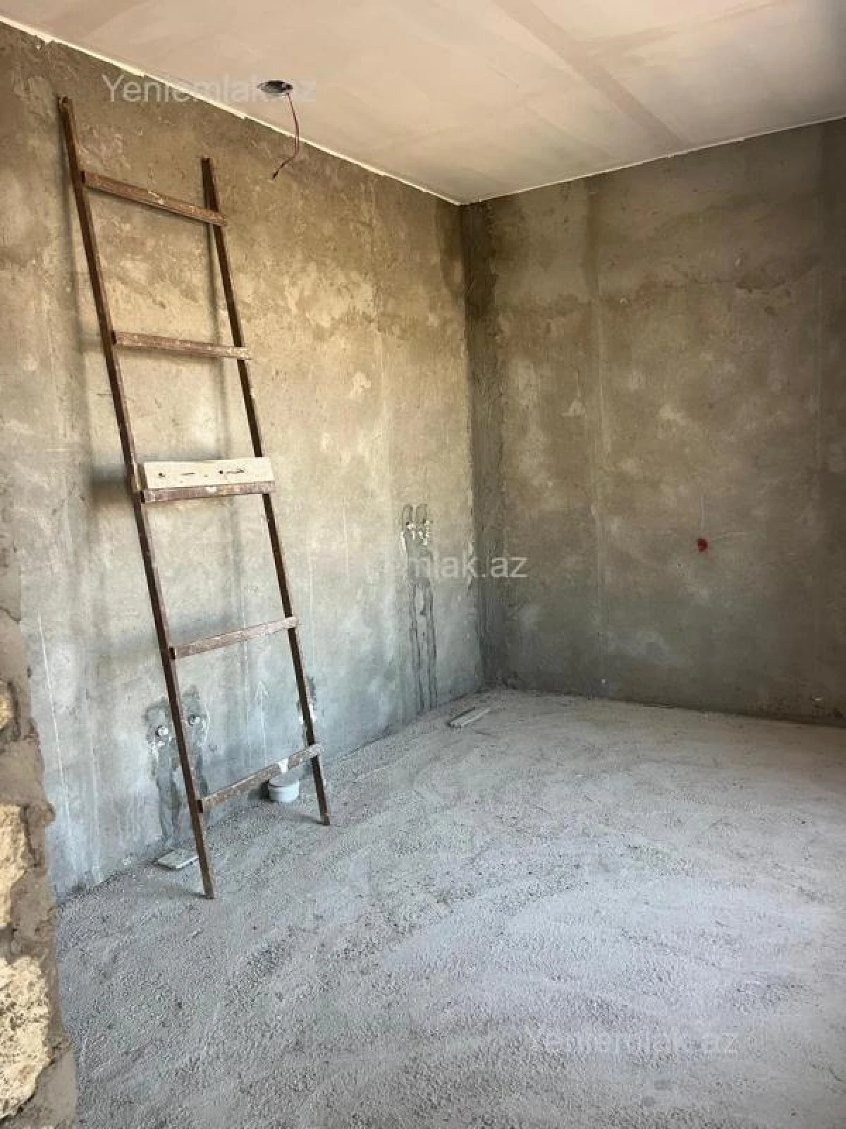 Satılır 6 otaqlı həyət evi 350 m²