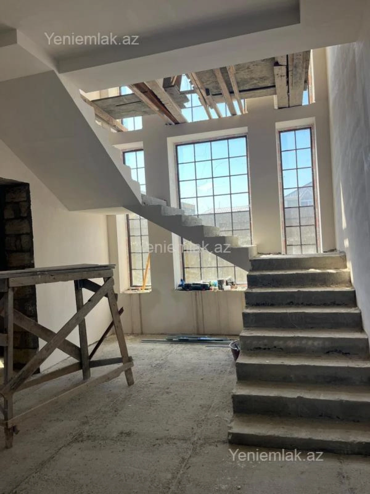 Satılır 6 otaqlı həyət evi 350 m²