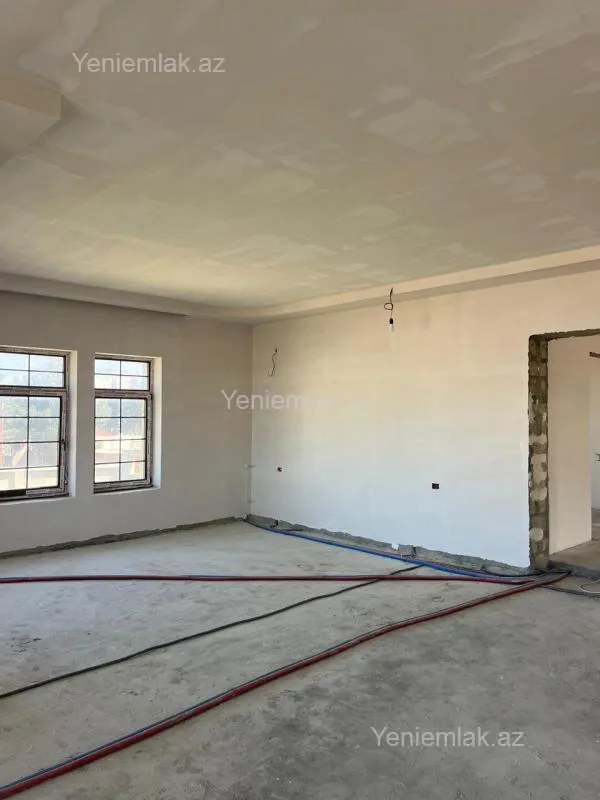 Satılır 6 otaqlı həyət evi 350 m²