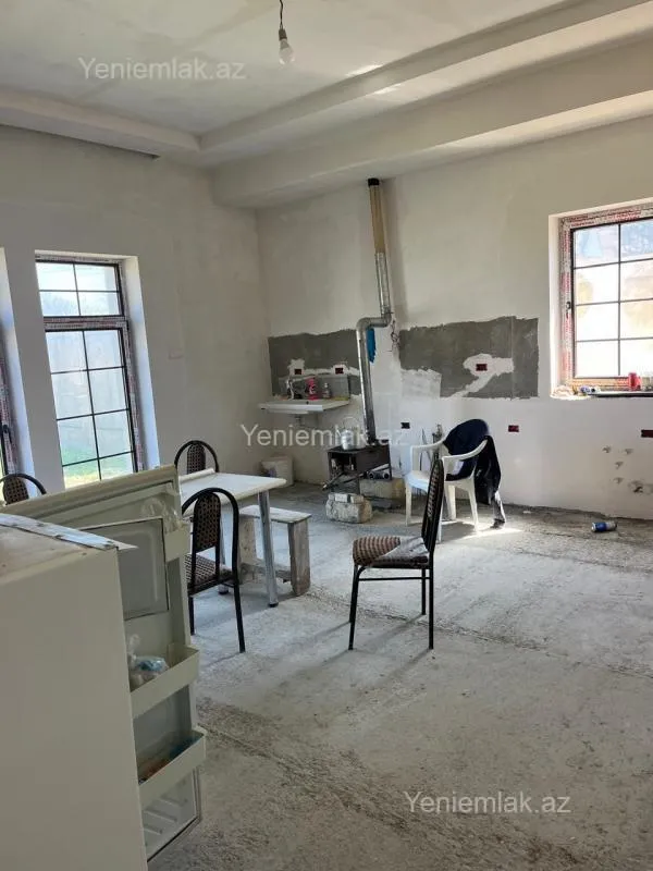 Satılır 6 otaqlı həyət evi 350 m²