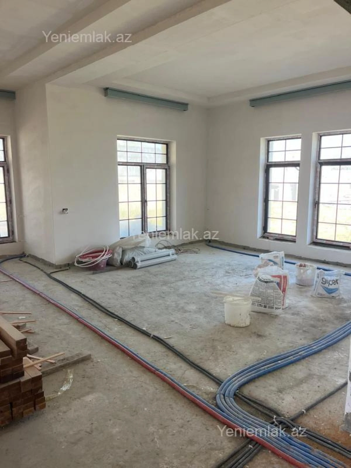 Satılır 6 otaqlı həyət evi 350 m²