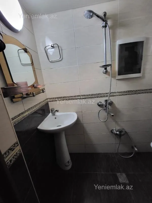 Satılır 2 otaqlı köhnə tikili 32 m²