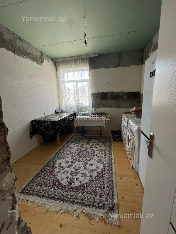 Satılır 6 otaqlı həyət evi 200 m²