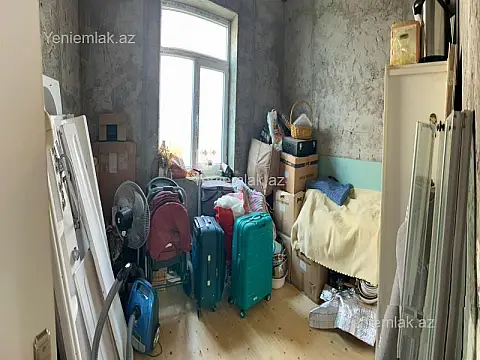 Satılır 6 otaqlı həyət evi 200 m²