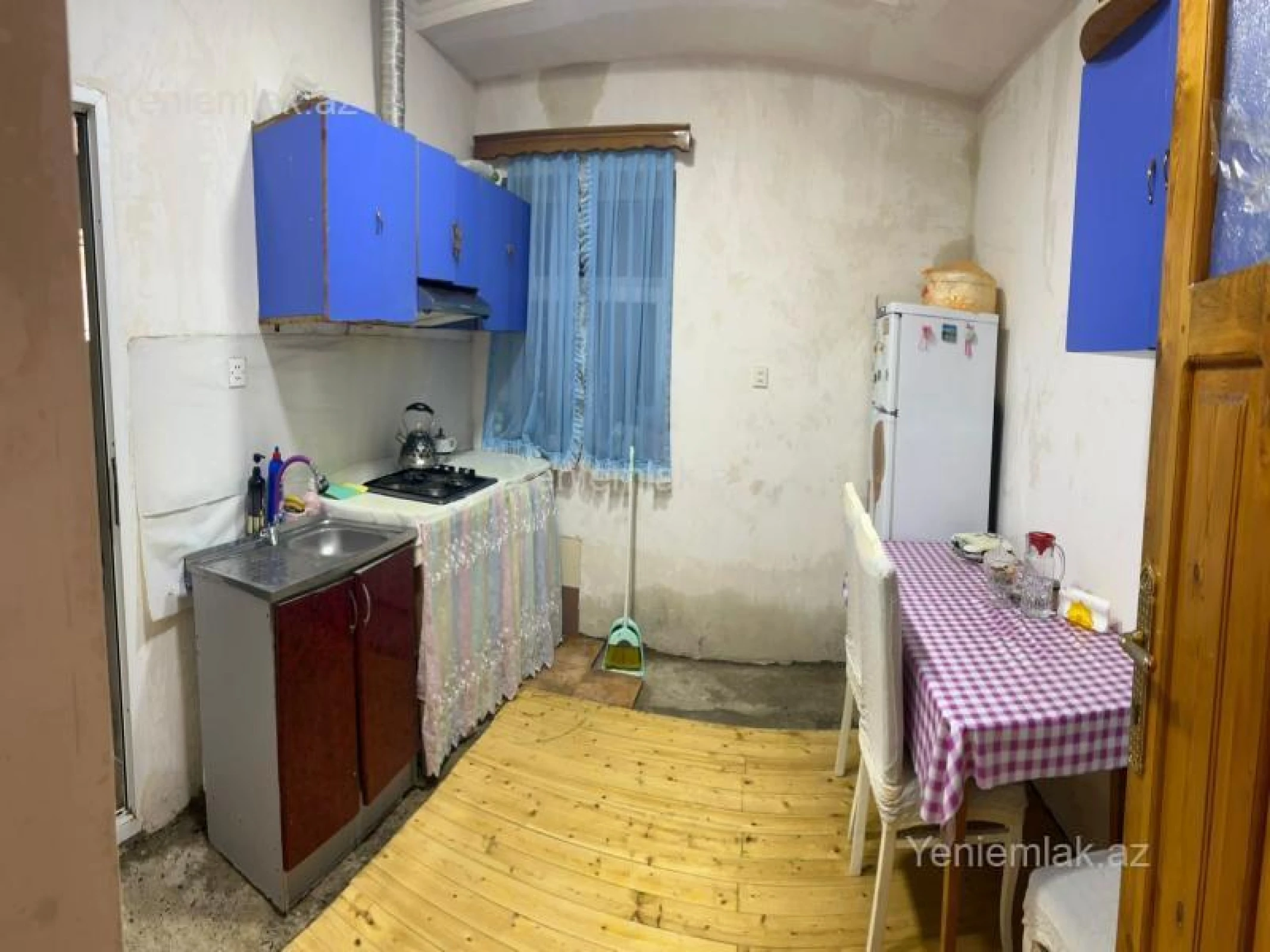 Satılır 6 otaqlı həyət evi 200 m²