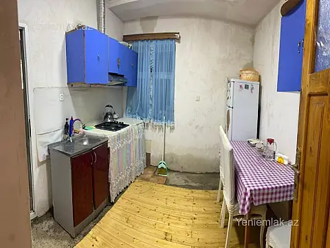 Satılır 6 otaqlı həyət evi 200 m²