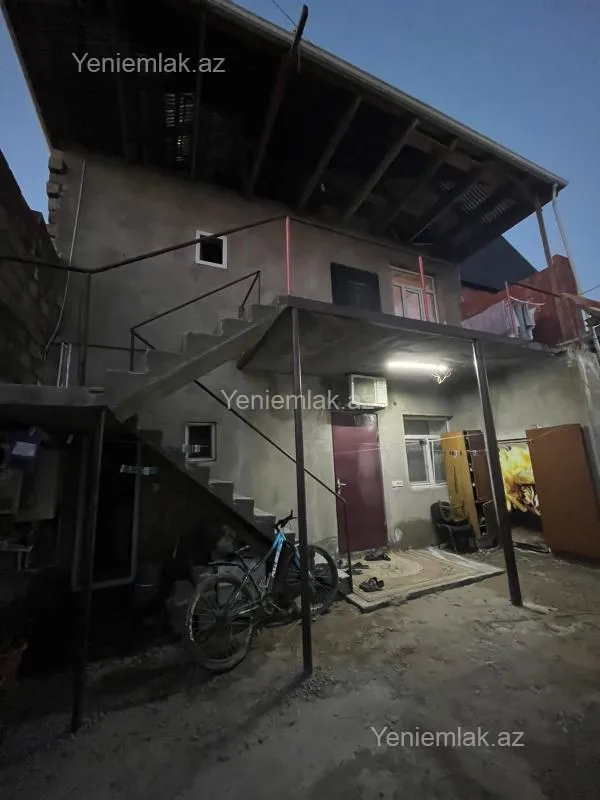 Satılır 6 otaqlı həyət evi 200 m²