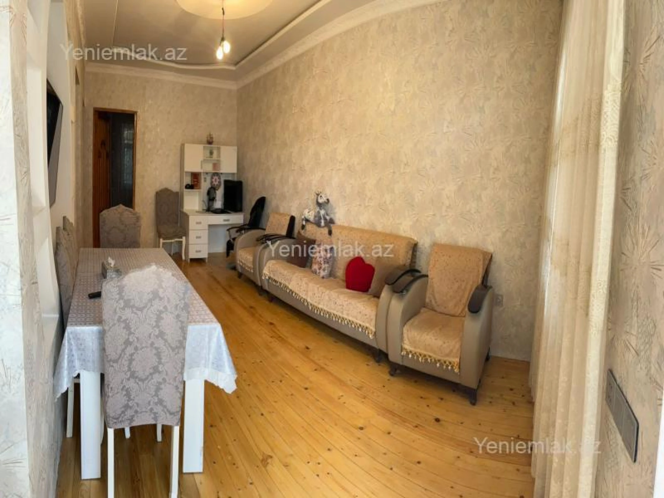 Satılır 6 otaqlı həyət evi 200 m²