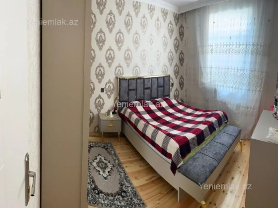 Satılır 6 otaqlı həyət evi 200 m²