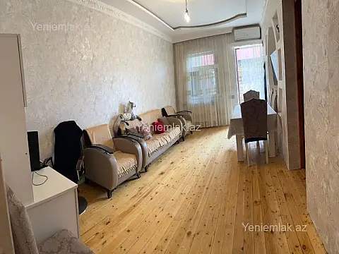 Satılır 6 otaqlı həyət evi 200 m²