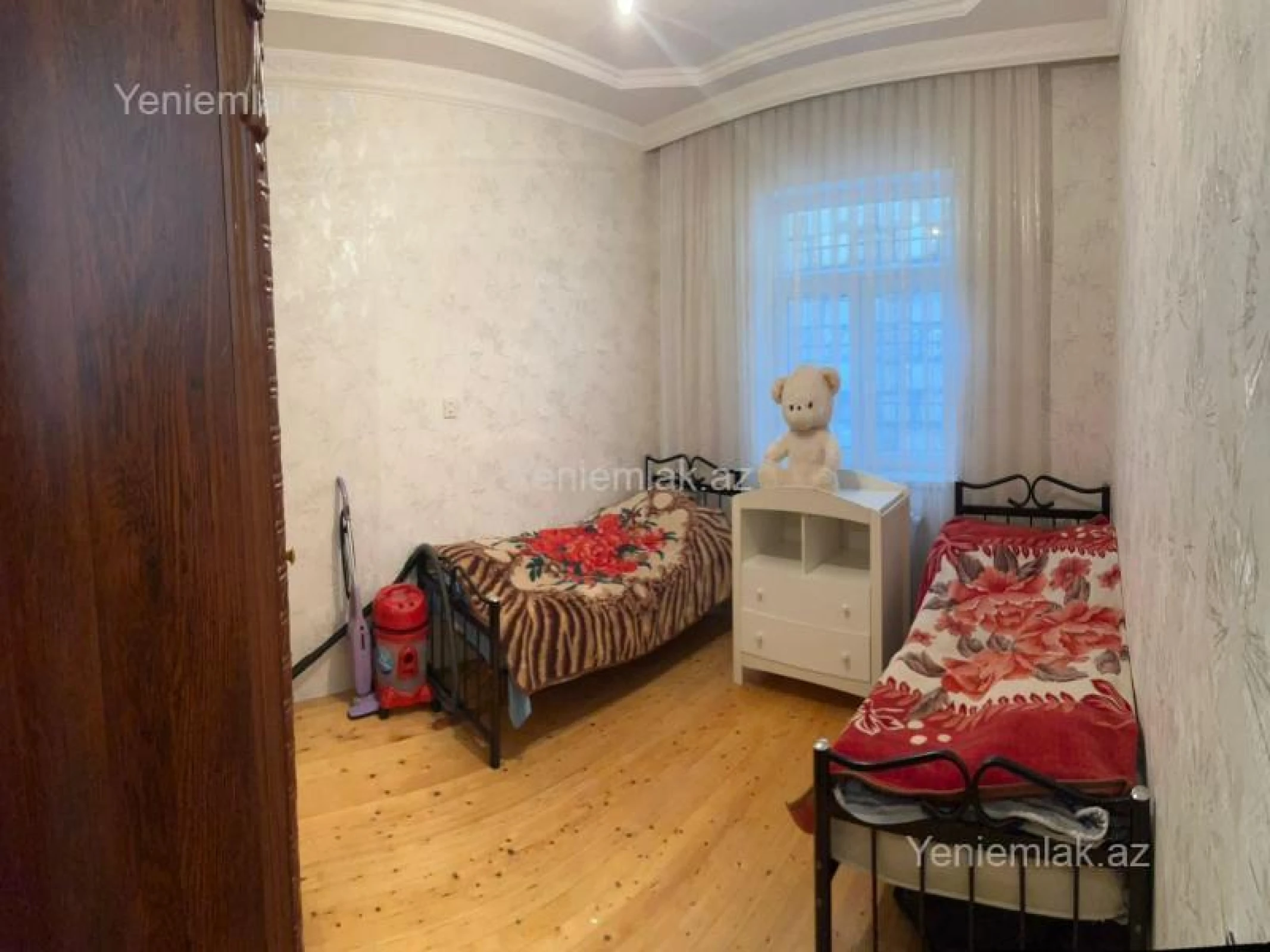 Satılır 6 otaqlı həyət evi 200 m²