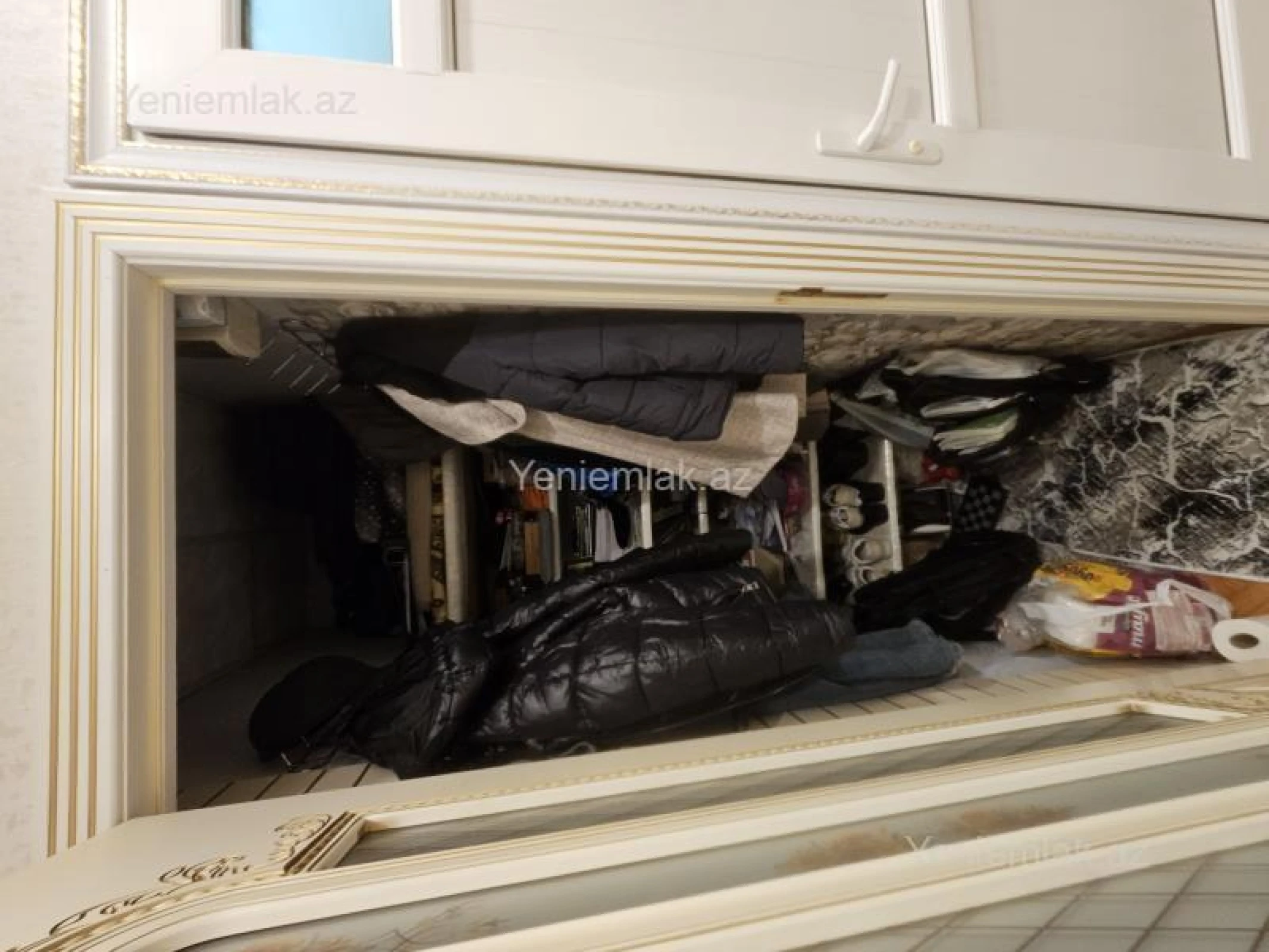 Satılır 2 otaqlı köhnə tikili 60 m²