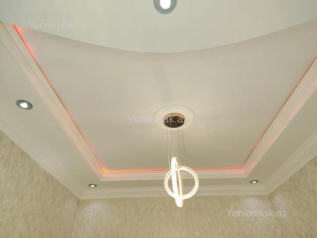 Satılır 5 otaqlı həyət evi 190 m²