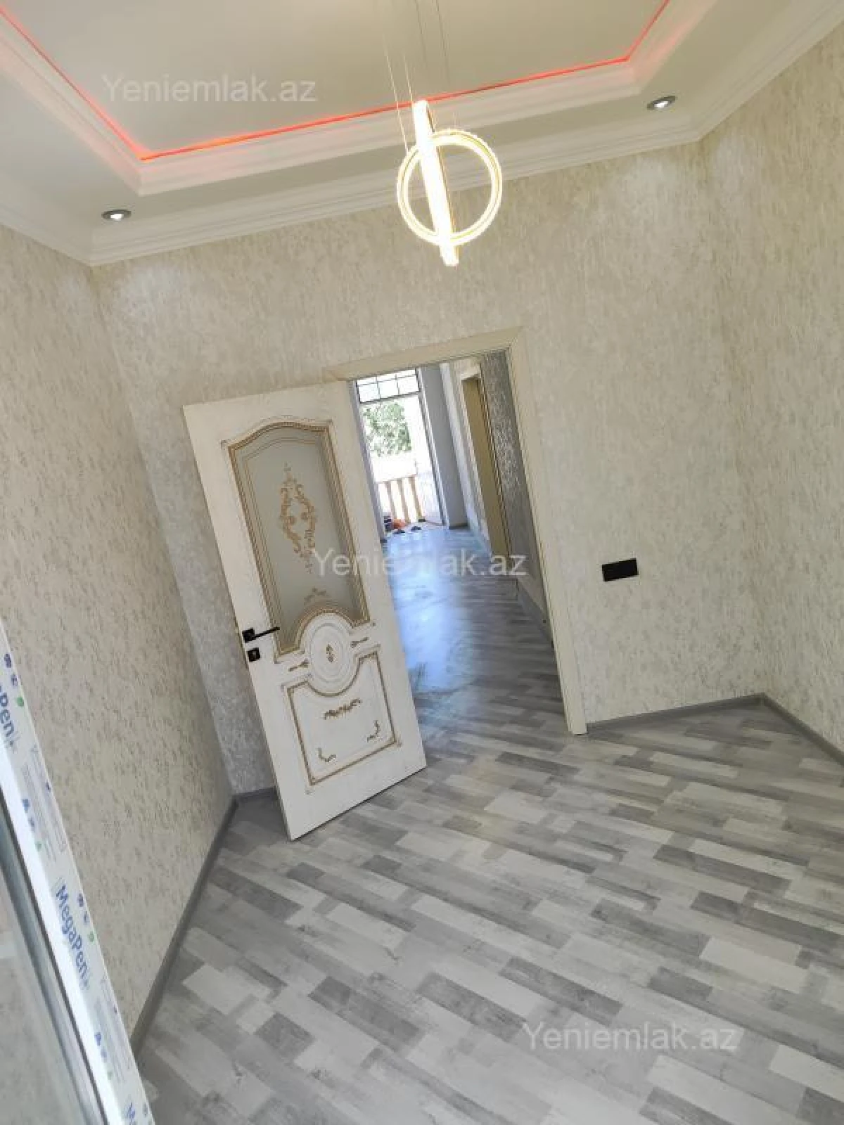 Satılır 5 otaqlı həyət evi 190 m²