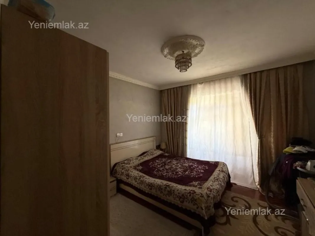 Satılır 4 otaqlı həyət evi 130 m²