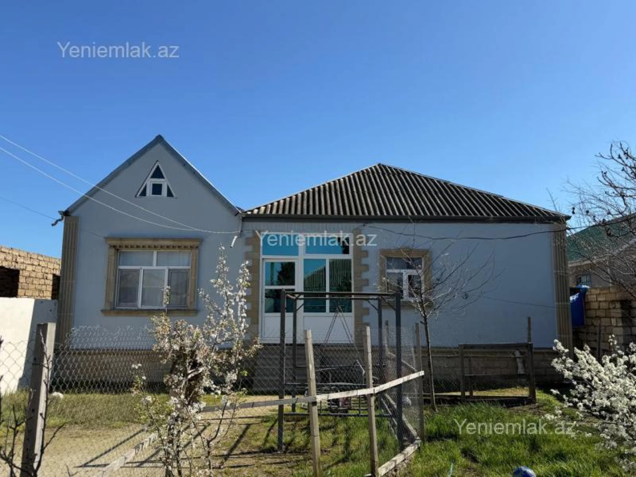 Satılır 4 otaqlı həyət evi 130 m²