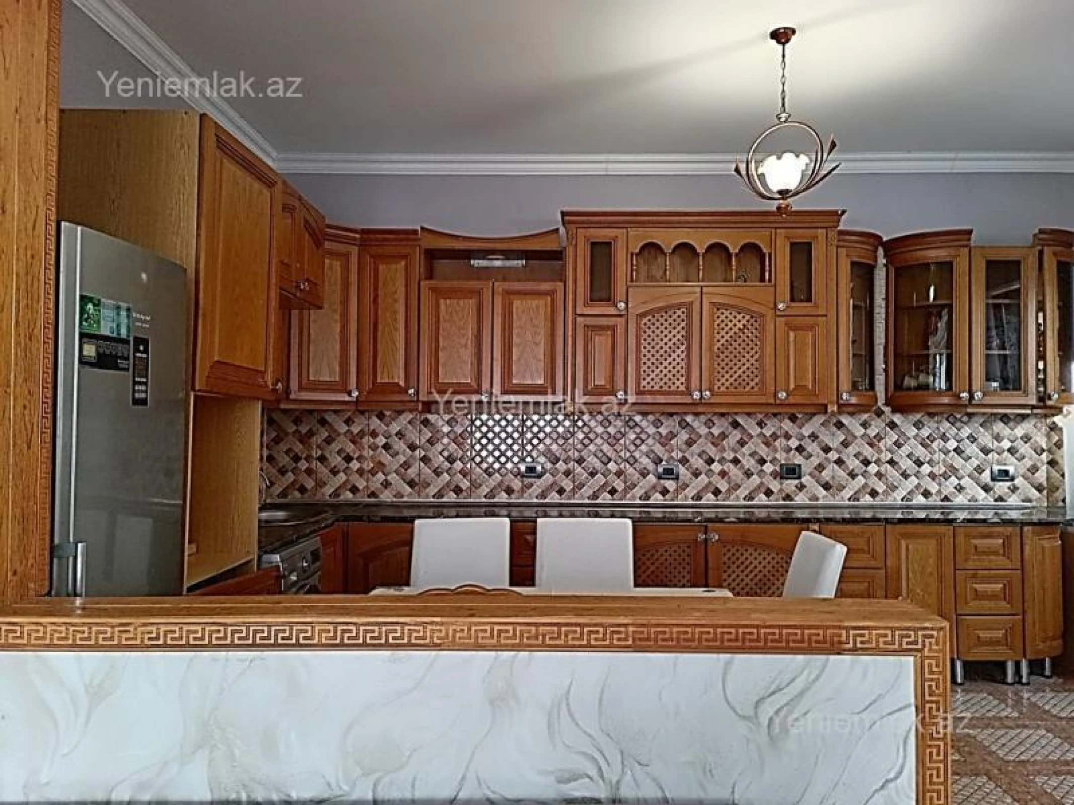 Satılır 5 otaqlı həyət evi 285 m²