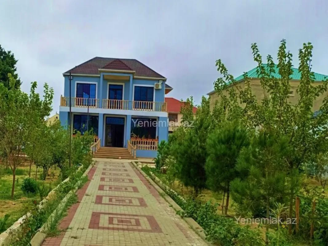 Satılır 5 otaqlı həyət evi 285 m²