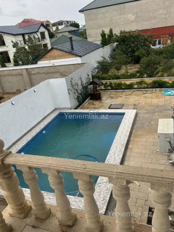 Satılır 5 otaqlı həyət evi 285 m²
